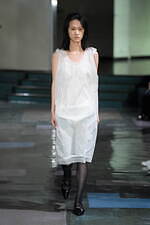 ピリングス 2025年春夏コレクション - そこにあるものに目を凝らして、古井由吉の作品に着想｜写真9