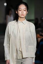 ピリングス 2025年春夏コレクション - そこにあるものに目を凝らして、古井由吉の作品に着想｜写真11