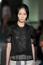 ピリングス 2025年春夏コレクション - そこにあるものに目を凝らして、古井由吉の作品に着想｜写真15