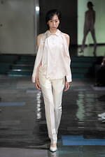 ピリングス 2025年春夏コレクション - そこにあるものに目を凝らして、古井由吉の作品に着想｜写真20