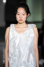 ピリングス 2025年春夏コレクション - そこにあるものに目を凝らして、古井由吉の作品に着想｜写真29