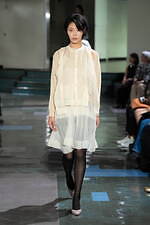 ピリングス 2025年春夏コレクション - そこにあるものに目を凝らして、古井由吉の作品に着想｜写真30