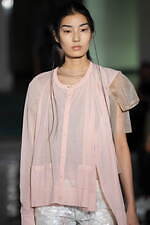 ピリングス 2025年春夏コレクション - そこにあるものに目を凝らして、古井由吉の作品に着想｜写真44