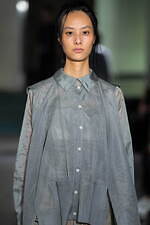 ピリングス 2025年春夏コレクション - そこにあるものに目を凝らして、古井由吉の作品に着想｜写真51