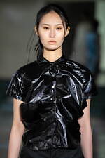 ピリングス 2025年春夏コレクション - そこにあるものに目を凝らして、古井由吉の作品に着想｜写真53