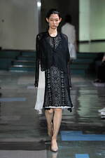 ピリングス 2025年春夏コレクション - そこにあるものに目を凝らして、古井由吉の作品に着想｜写真59