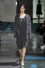 ピリングス 2025年春夏コレクション - そこにあるものに目を凝らして、古井由吉の作品に着想｜写真65