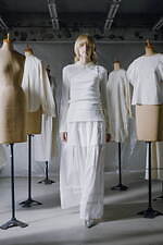 ミントデザインズ 2025年春夏コレクション - モノクロの世界に浮かび上がる創造力｜写真16