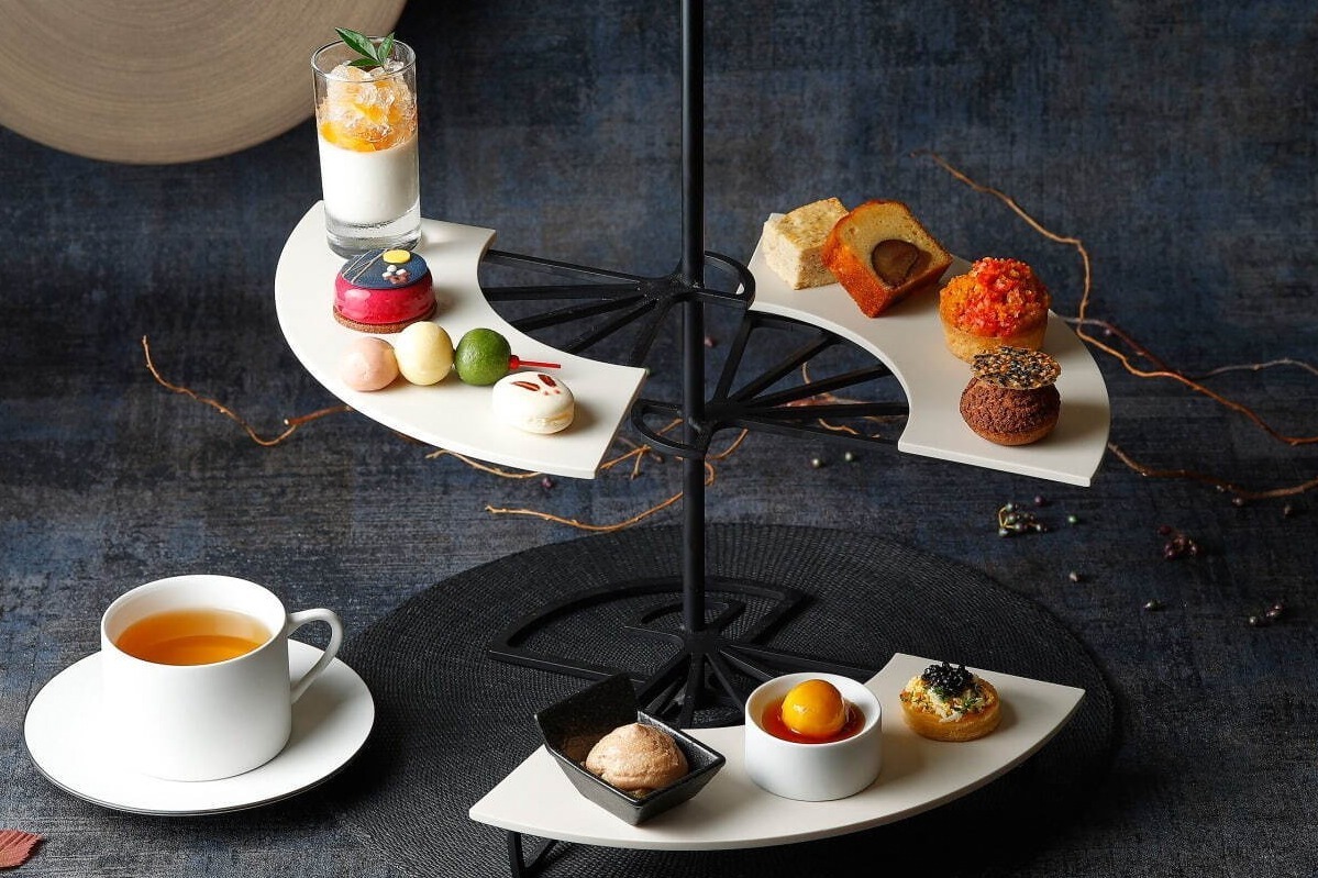 シャンパン(シャンパーニュ)｜ホテル雅叙園東京「月アフタヌーンティー」“煌めく月”の柿パンナコッタやごろんと和栗のパウンドケーキ