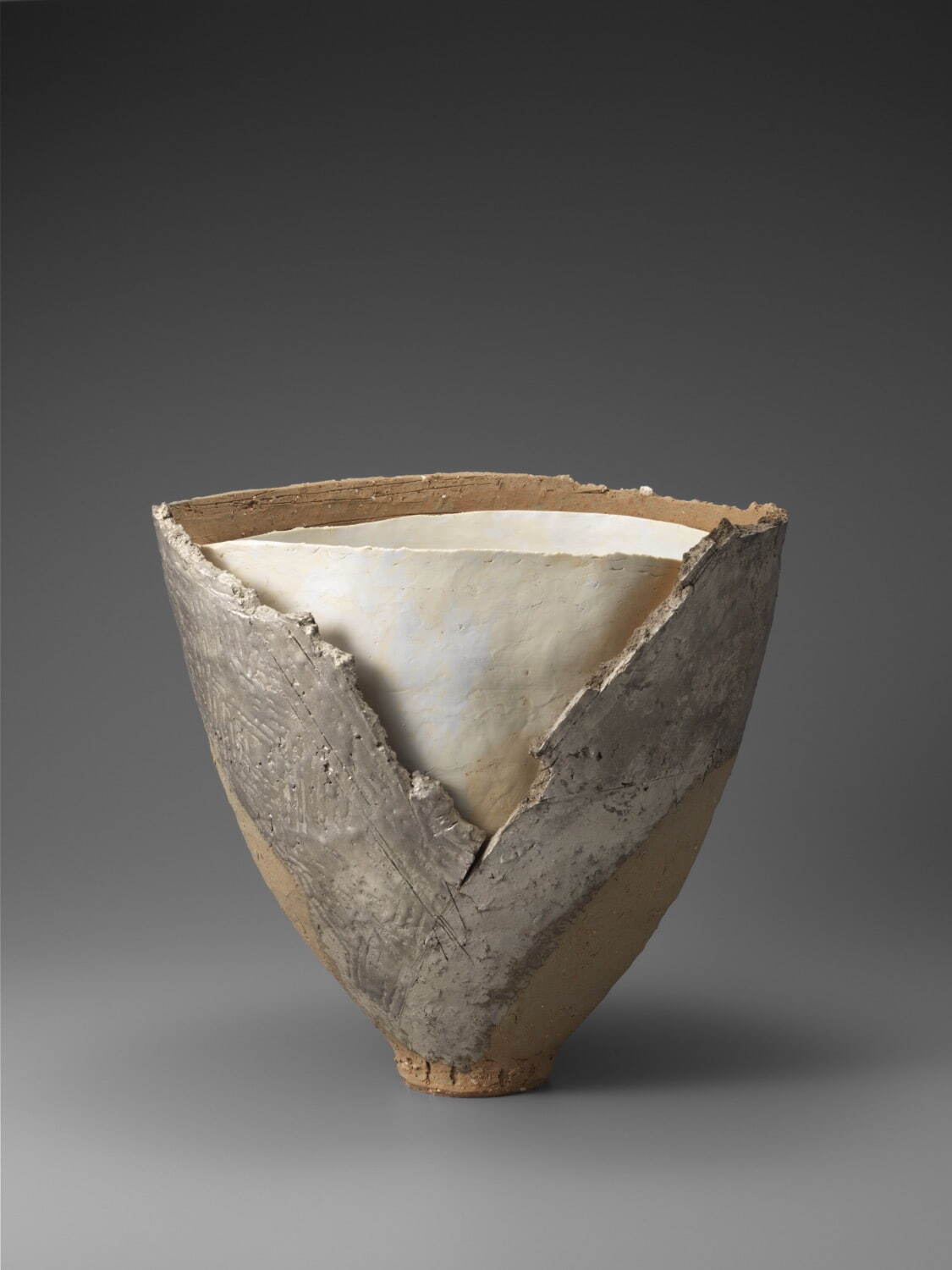 小川待子 《Untitled》 1993年 国立工芸館蔵
撮影:エス・アンド・ティ フォト