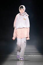 ヘオース 2025年春夏コレクション - 戦禍の絶望に見る悪夢｜写真22