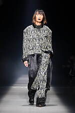 ヘオース 2025年春夏コレクション - 戦禍の絶望に見る悪夢｜写真49