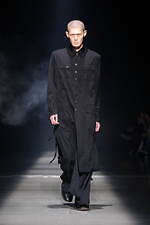 ヘオース 2025年春夏コレクション - 戦禍の絶望に見る悪夢｜写真56