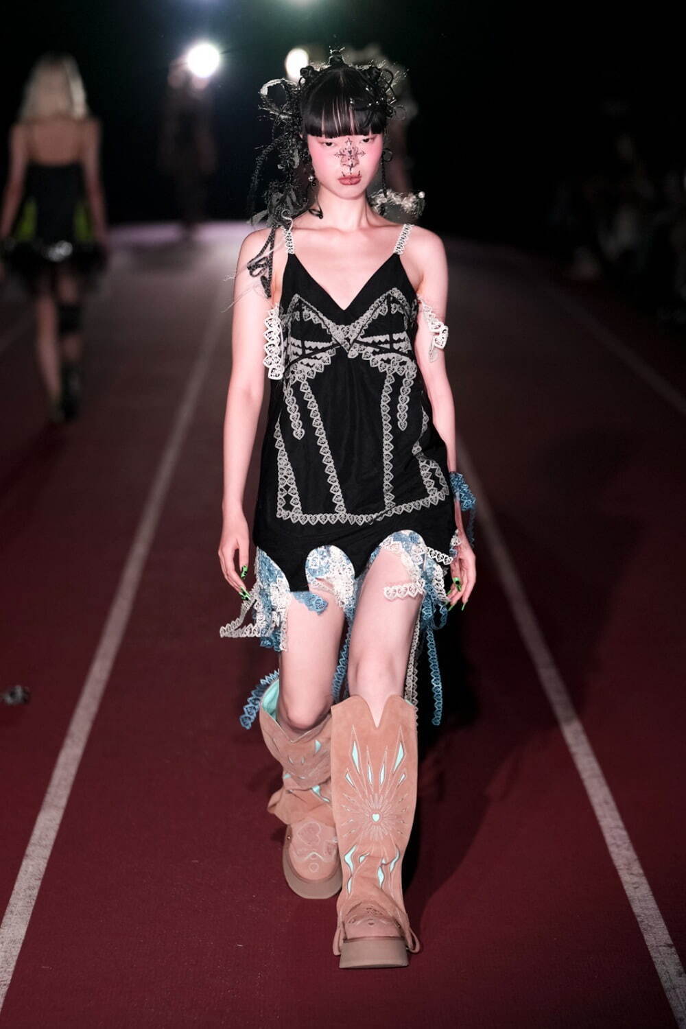 ユェチ・チ(YUEQI QI) 2025年春夏ウィメンズコレクション  - 写真64