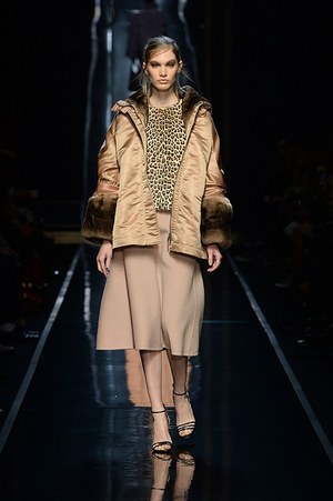 エルマンノ シェルヴィーノ(ERMANNO SCERVINO) 2014-15年秋冬ウィメンズコレクション  - 写真11