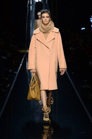 エルマンノ シェルヴィーノ(ERMANNO SCERVINO) 2014-15年秋冬ウィメンズコレクション  - 写真12