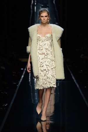 エルマンノ シェルヴィーノ(ERMANNO SCERVINO) 2014-15年秋冬ウィメンズコレクション  - 写真17