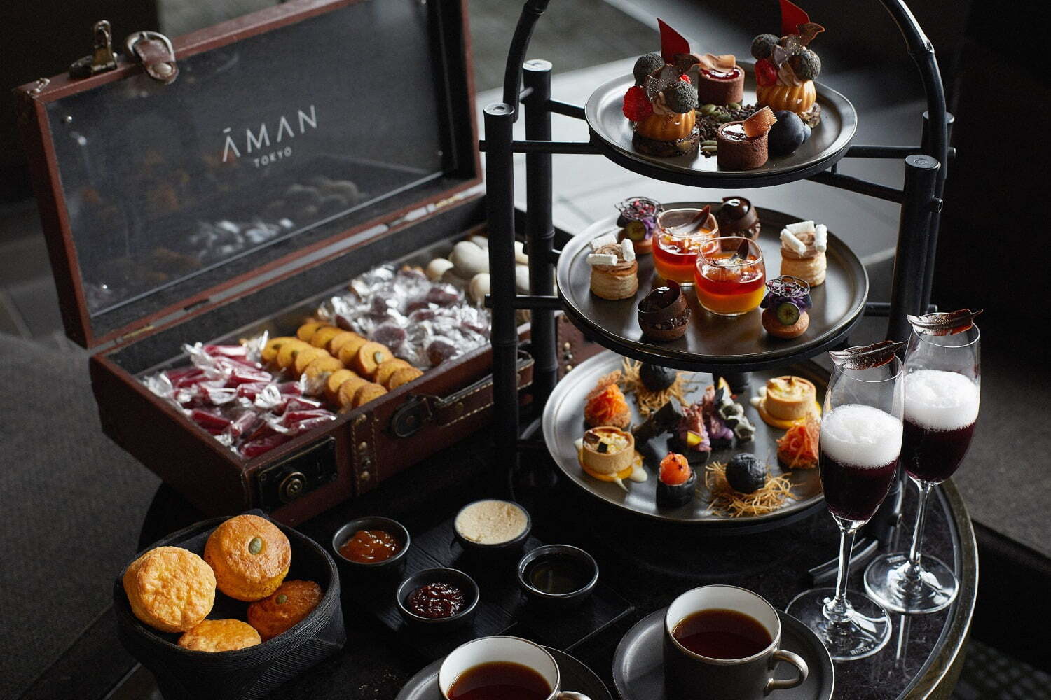 モンブラン｜アマン東京シックな色合いのハロウィンアフタヌーンティー、秋を味わうかぼちゃ型ケーキや和栗モンブラン