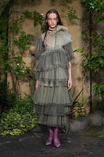 ヴィヴィアーノ 25年春夏コレクション - 華やかな庭園で、軽やかに｜写真30