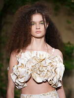 ヴィヴィアーノ 25年春夏コレクション - 華やかな庭園で、軽やかに｜写真47