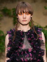 ヴィヴィアーノ 25年春夏コレクション - 華やかな庭園で、軽やかに｜写真56