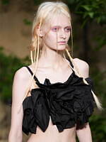 ヴィヴィアーノ 25年春夏コレクション - 華やかな庭園で、軽やかに｜写真74