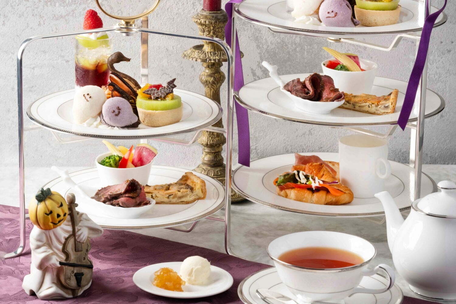 ワイン｜コロンバン原宿サロンのハロウィンアフタヌーンティー、スワン型モンブラン＆おばけマカロンなど