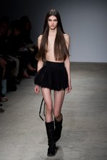 ニコラ・アンドレア・タラリス（NICORAS ANDREAS TARALIS）、2011年春夏コレクション - パリ・ファッション・ウィーク｜写真1