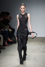 ニコラ・アンドレア・タラリス（NICORAS ANDREAS TARALIS）、2011年春夏コレクション - パリ・ファッション・ウィーク｜写真6