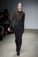 ニコラ・アンドレア・タラリス（NICORAS ANDREAS TARALIS）、2011年春夏コレクション - パリ・ファッション・ウィーク｜写真13