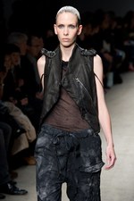 ニコラ・アンドレア・タラリス（NICORAS ANDREAS TARALIS）、2011年春夏コレクション - パリ・ファッション・ウィーク｜写真30