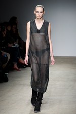 ニコラ・アンドレア・タラリス（NICORAS ANDREAS TARALIS）、2011年春夏コレクション - パリ・ファッション・ウィーク｜写真32