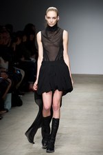 ニコラ・アンドレア・タラリス（NICORAS ANDREAS TARALIS）、2011年春夏コレクション - パリ・ファッション・ウィーク｜写真36