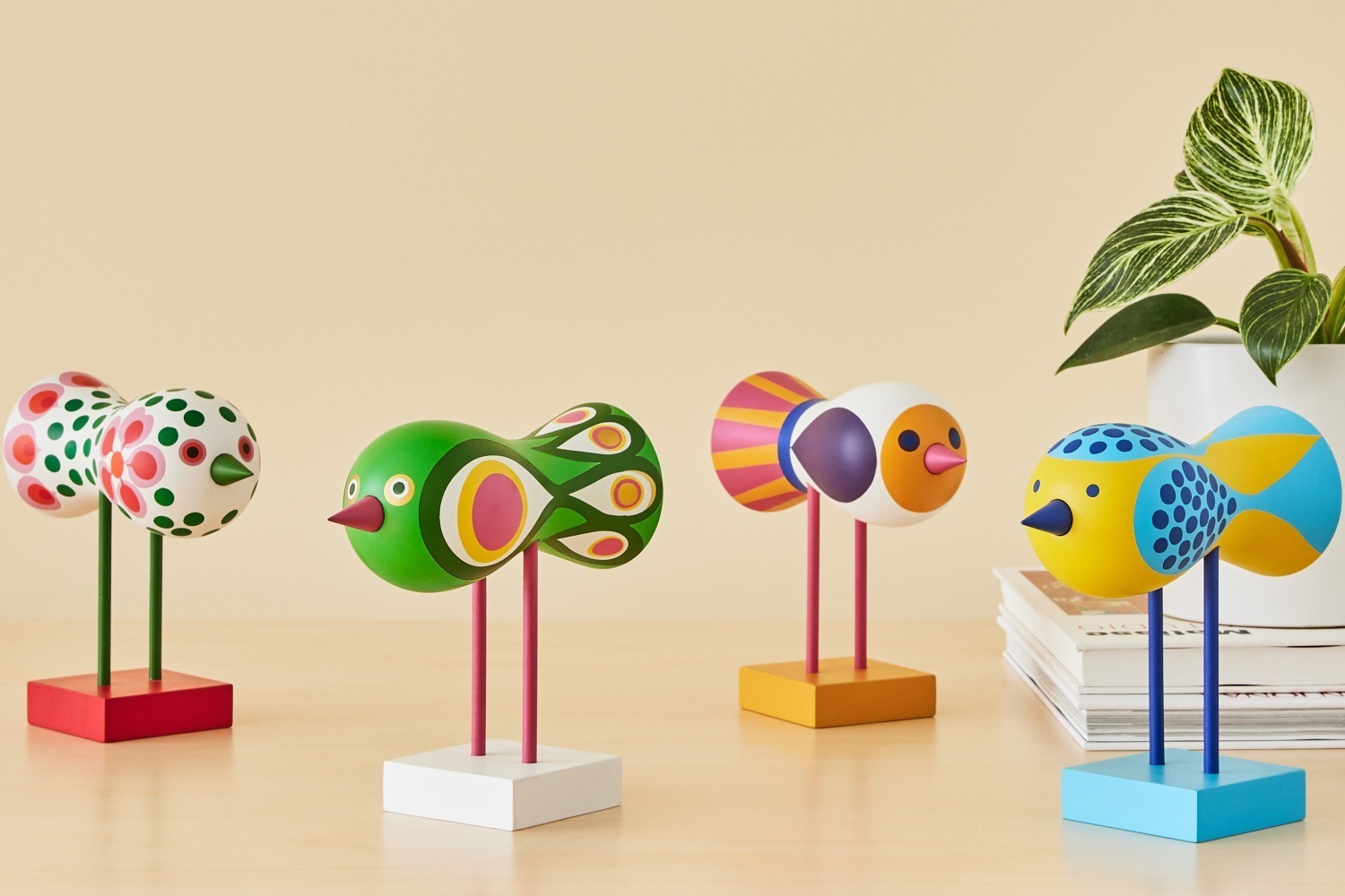 陶芸｜MoMAデザインストア新作インテリア、リサ・ラーソンの“カラフルな鳥”オブジェやぐるぐる花瓶など