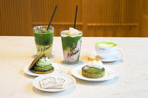カフェ キツネ“抹茶尽くし”の限定メニュー、フランス菓子風どら焼き＆桃果汁入り抹茶スムージー｜写真7