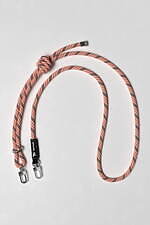 メゾン キツネ×トポロジー“パリの街並み”着想ミニバッグ、カスタムできるロープストラップも｜写真14