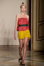 アルビーノ(ALBINO)　2010年春夏コレクション　ミラノ・ファッション・ウィーク｜写真2