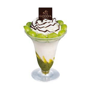 ゴディバ ラボラトリー 原宿より”苺ソフトクリーム×シュー生地のワンハンドスイーツ｜写真3