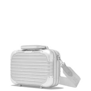 リモワ“スーツケース着想”の新作ハンドバッグ、2WAY仕様＆ポケットやカード収納付き｜写真35