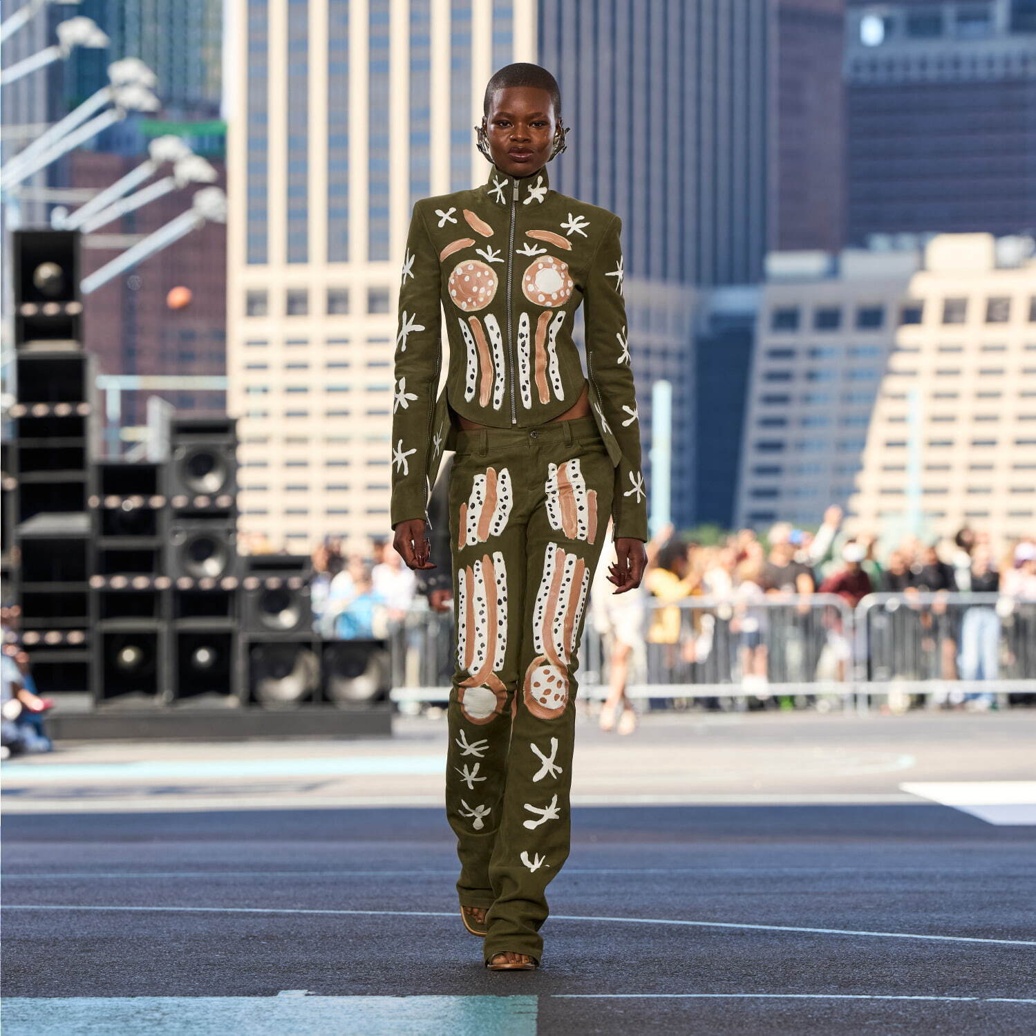 オフ-ホワイト  2025年春夏<span>コレクション</span> - 写真32