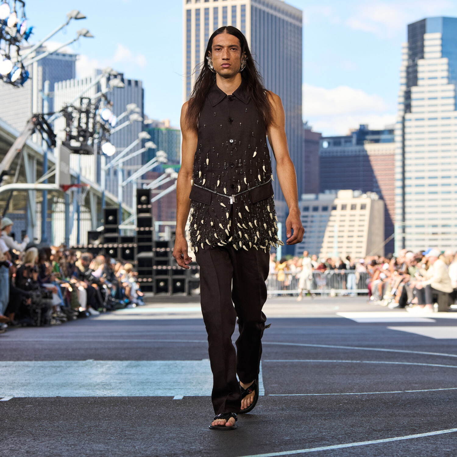 オフ-ホワイト  2025年春夏<span>コレクション</span> - 写真34