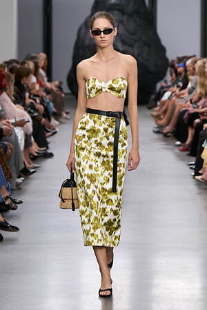 マイケル・コース(MICHAEL KORS) 2025年春夏ウィメンズコレクション  - 写真55