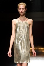 A.F.ヴァンデヴォーストのグラマラス＆パワフルな春夏コレクション：パリ・ファッション・ウィーク｜写真17