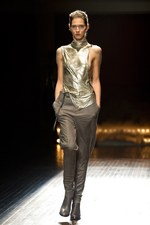 A.F.ヴァンデヴォーストのグラマラス＆パワフルな春夏コレクション：パリ・ファッション・ウィーク｜写真20