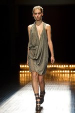 A.F.ヴァンデヴォーストのグラマラス＆パワフルな春夏コレクション：パリ・ファッション・ウィーク｜写真21