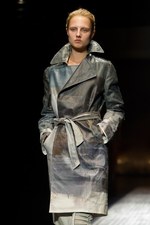 A.F.ヴァンデヴォーストのグラマラス＆パワフルな春夏コレクション：パリ・ファッション・ウィーク｜写真29