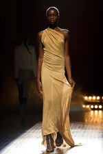 A.F.ヴァンデヴォーストのグラマラス＆パワフルな春夏コレクション：パリ・ファッション・ウィーク｜写真31