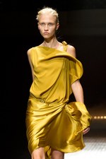 A.F.ヴァンデヴォーストのグラマラス＆パワフルな春夏コレクション：パリ・ファッション・ウィーク｜写真39