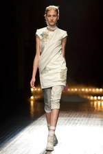 A.F.ヴァンデヴォーストのグラマラス＆パワフルな春夏コレクション：パリ・ファッション・ウィーク｜写真40