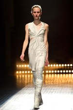 A.F.ヴァンデヴォーストのグラマラス＆パワフルな春夏コレクション：パリ・ファッション・ウィーク｜写真41